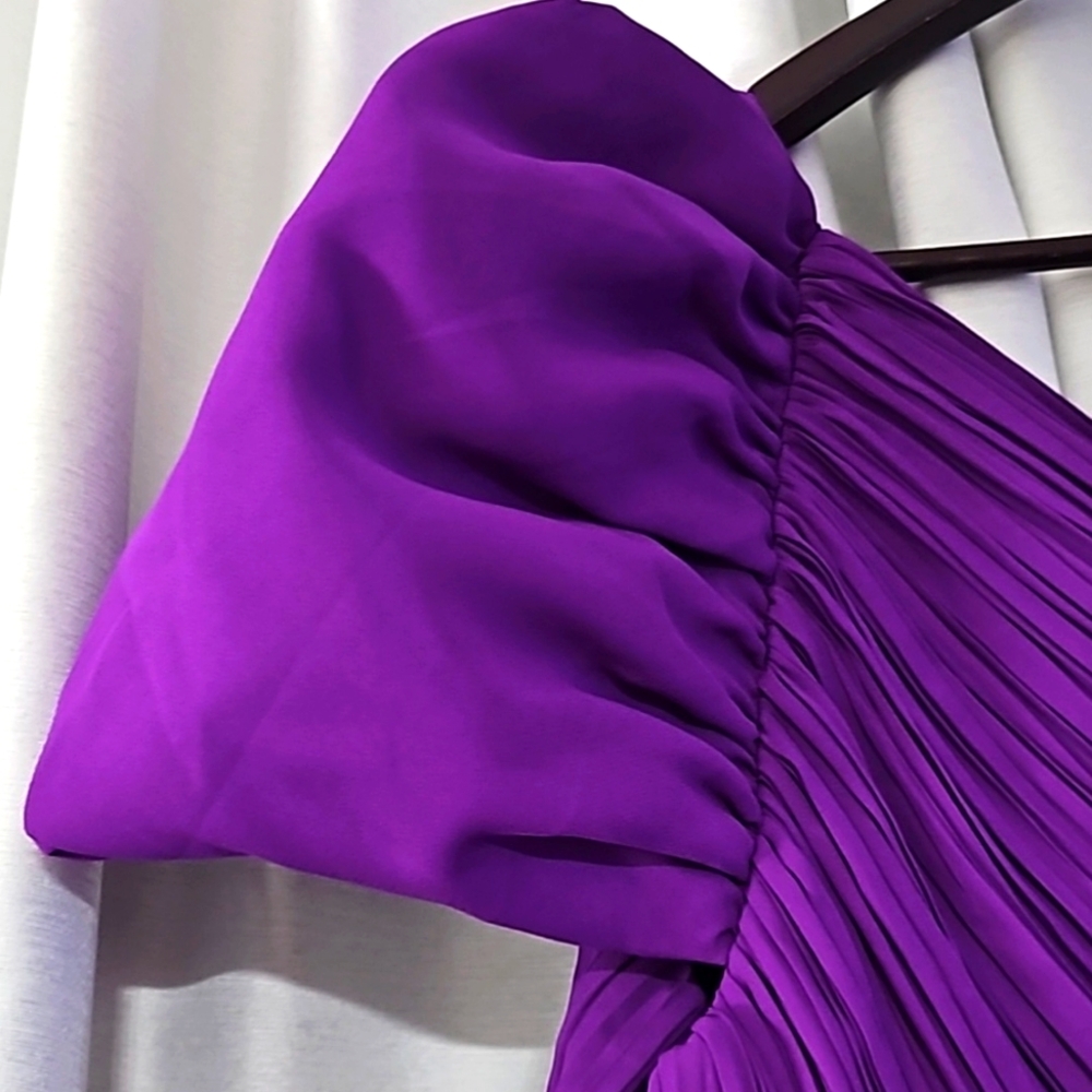 Express Purple One Puff Shoulder Rushed Ruffle Mini Dress. Sized L - Picture 2 of 11